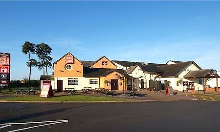 Hotel Charnwood Arms à Coalville Extérieur photo