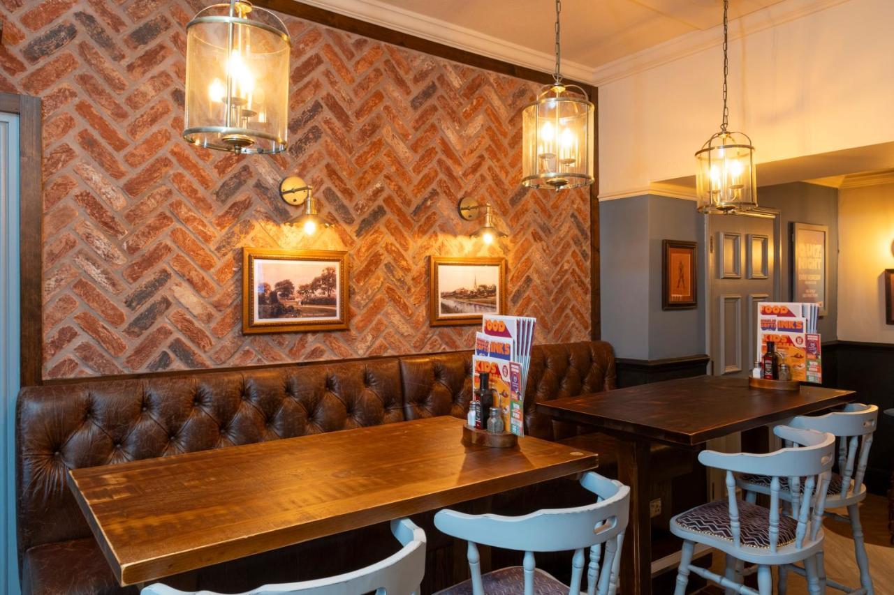 Hotel Charnwood Arms à Coalville Extérieur photo