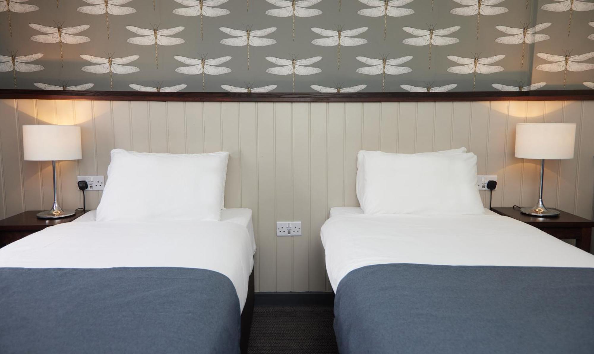 Hotel Charnwood Arms à Coalville Extérieur photo