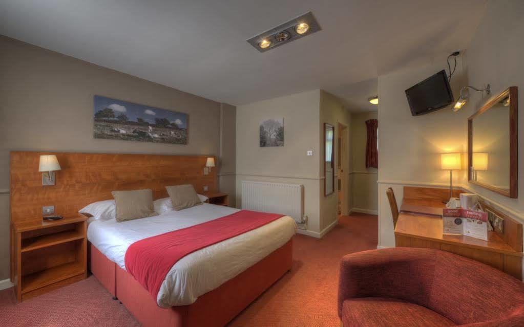Hotel Charnwood Arms à Coalville Extérieur photo