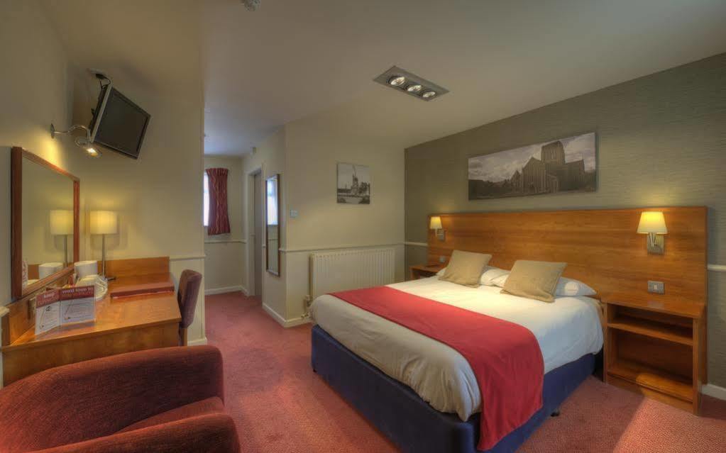 Hotel Charnwood Arms à Coalville Extérieur photo